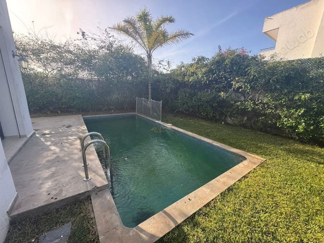 Moderne Villa met Zwembad