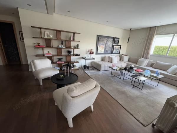 Very beautiful empty 3-bedroom apartment in Ville Verte