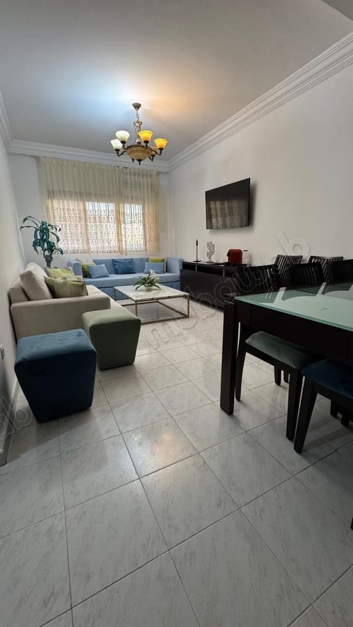 Bel appartement en location à Agdal. 1 belle chambre. Bien meublé