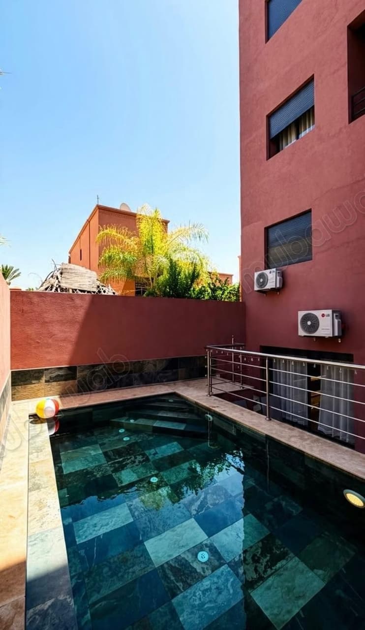 Superbe duplex avec piscine et 3 chambres