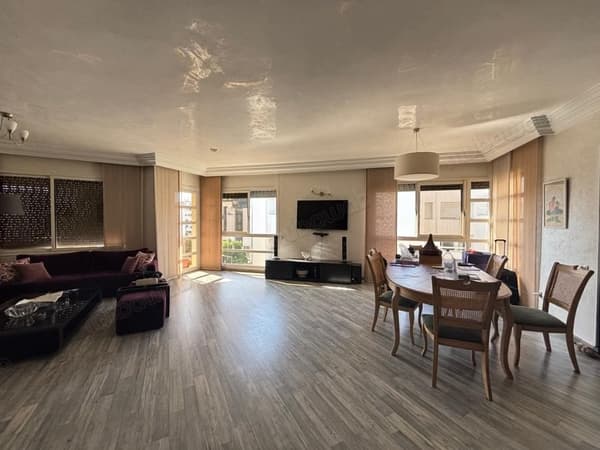 Appartement meublé de 180 m² à louer à Hay Riad