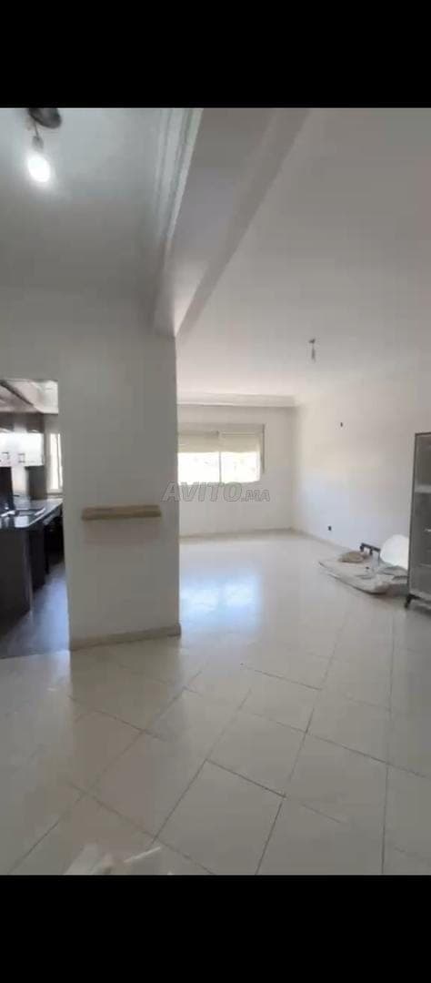 Appartement à louer 3 chambres ascenseur et garage