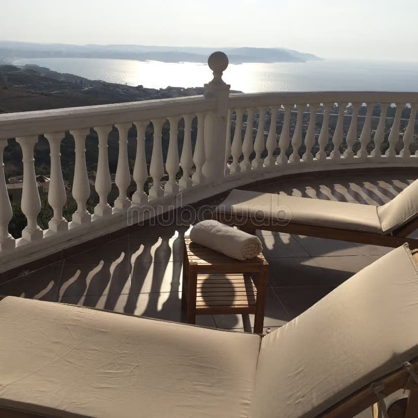 Une belle villa de 1270m2 vue sur mer