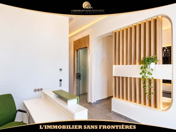 Local commercial de 80 m² à Massira 3 – 4 salles, accueil, salle d’attente et équipements…