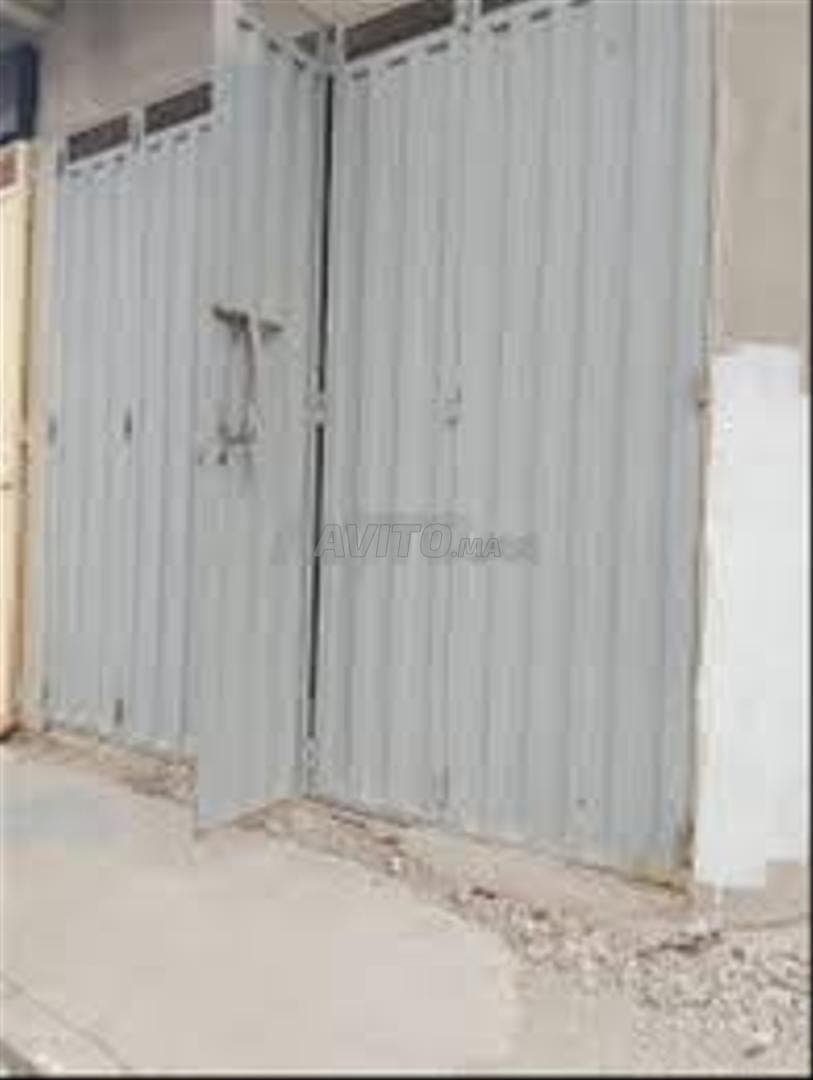 Magasin entrepôt 70m et estrade 70m H.M.A.