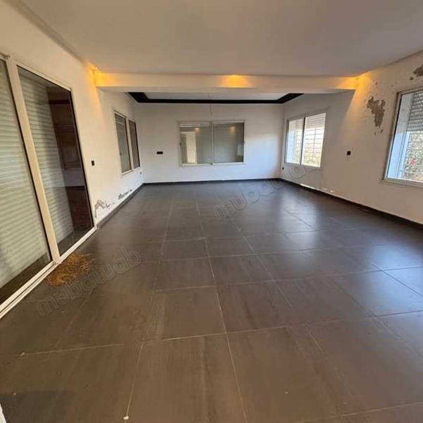 Villa à Vendre de 298.0 m² à Dar Bouazza, Ben Abid