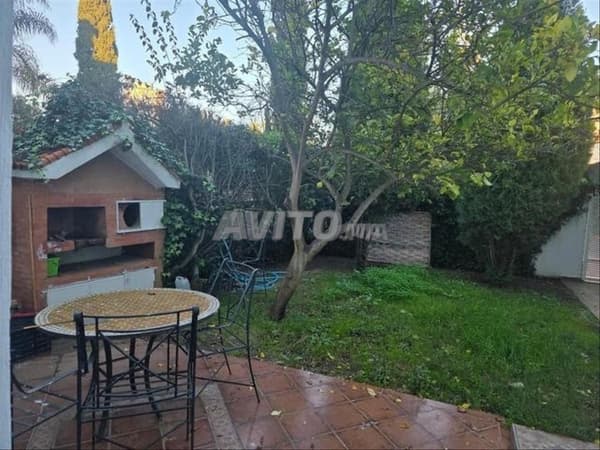Villa de 261 m² en location à Birami est