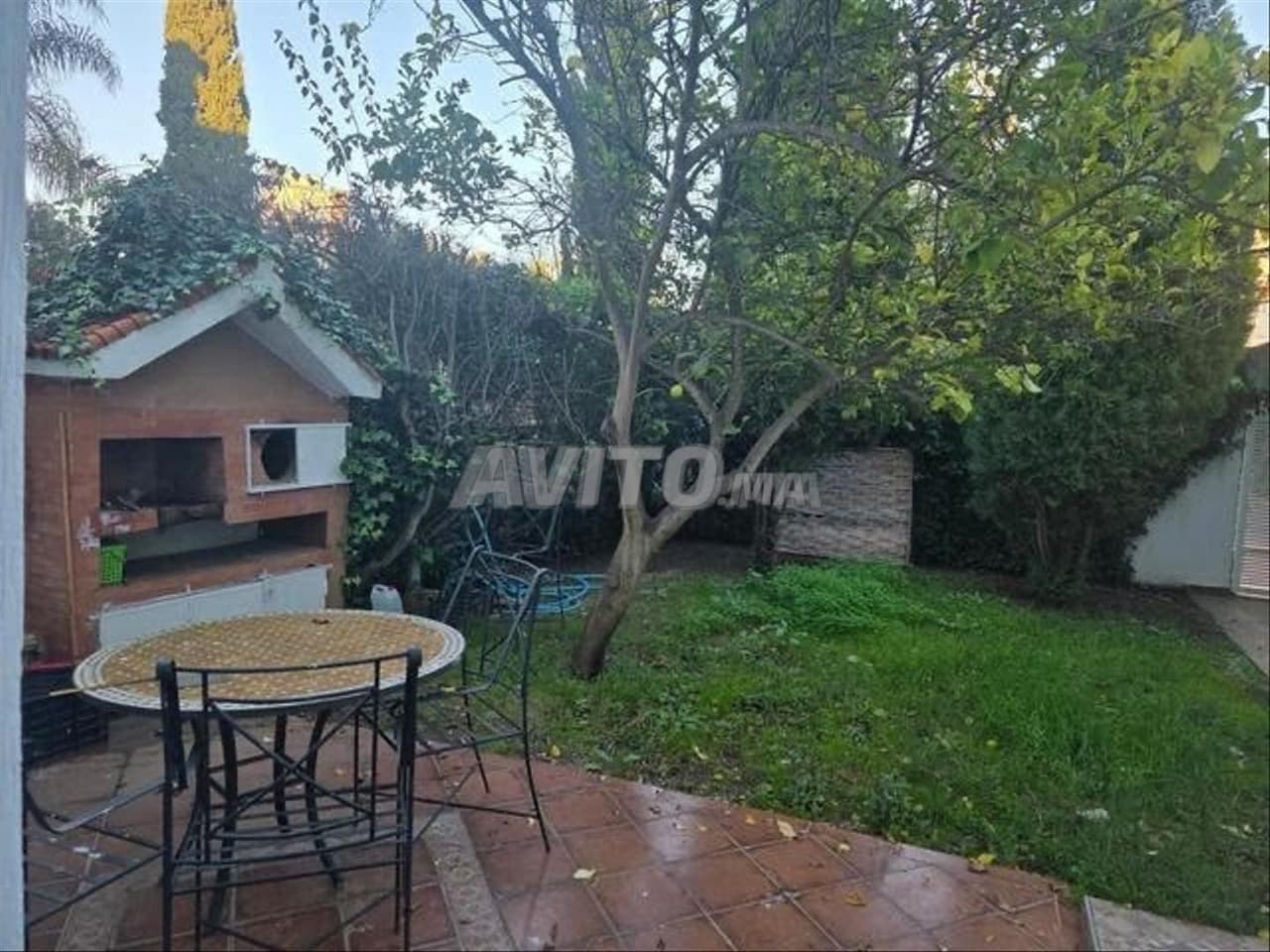 Villa de 261 m² en location à Birami est