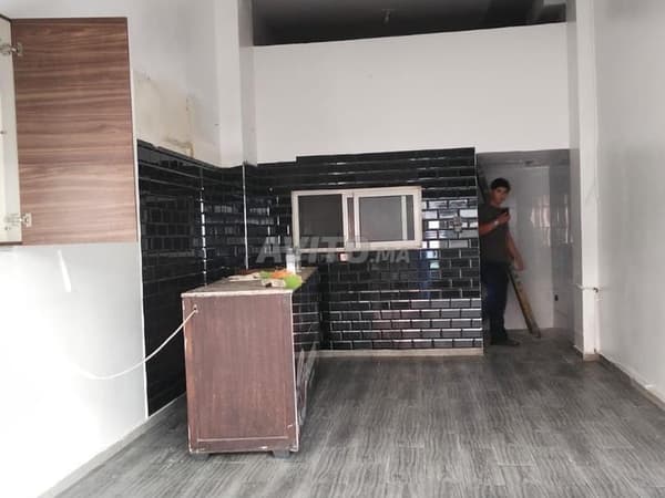 Winkel te Huur aan 2 Mars 60 m²