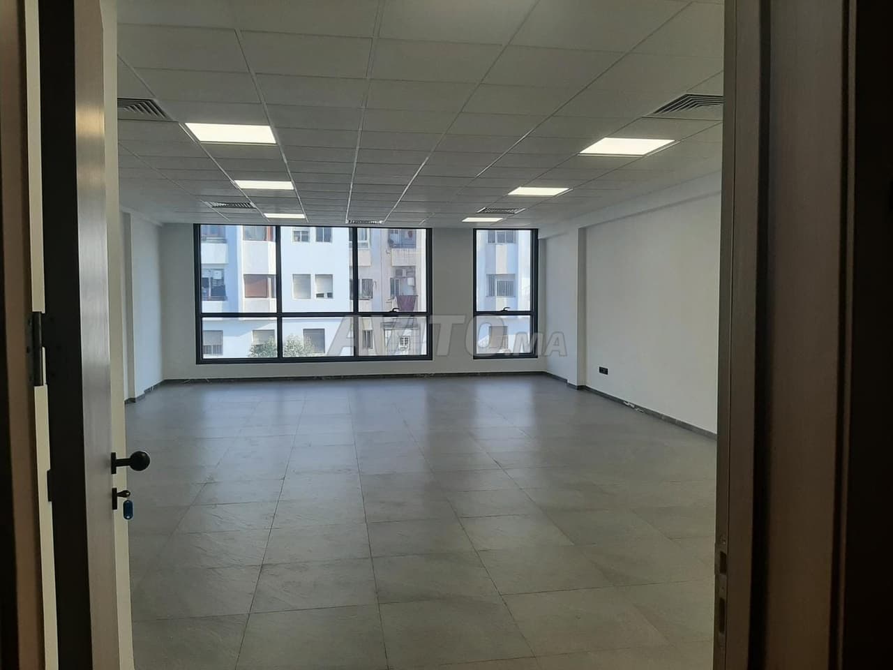 Kantoorruimte van 75 m² goed gelegen in Sidi Maarouf