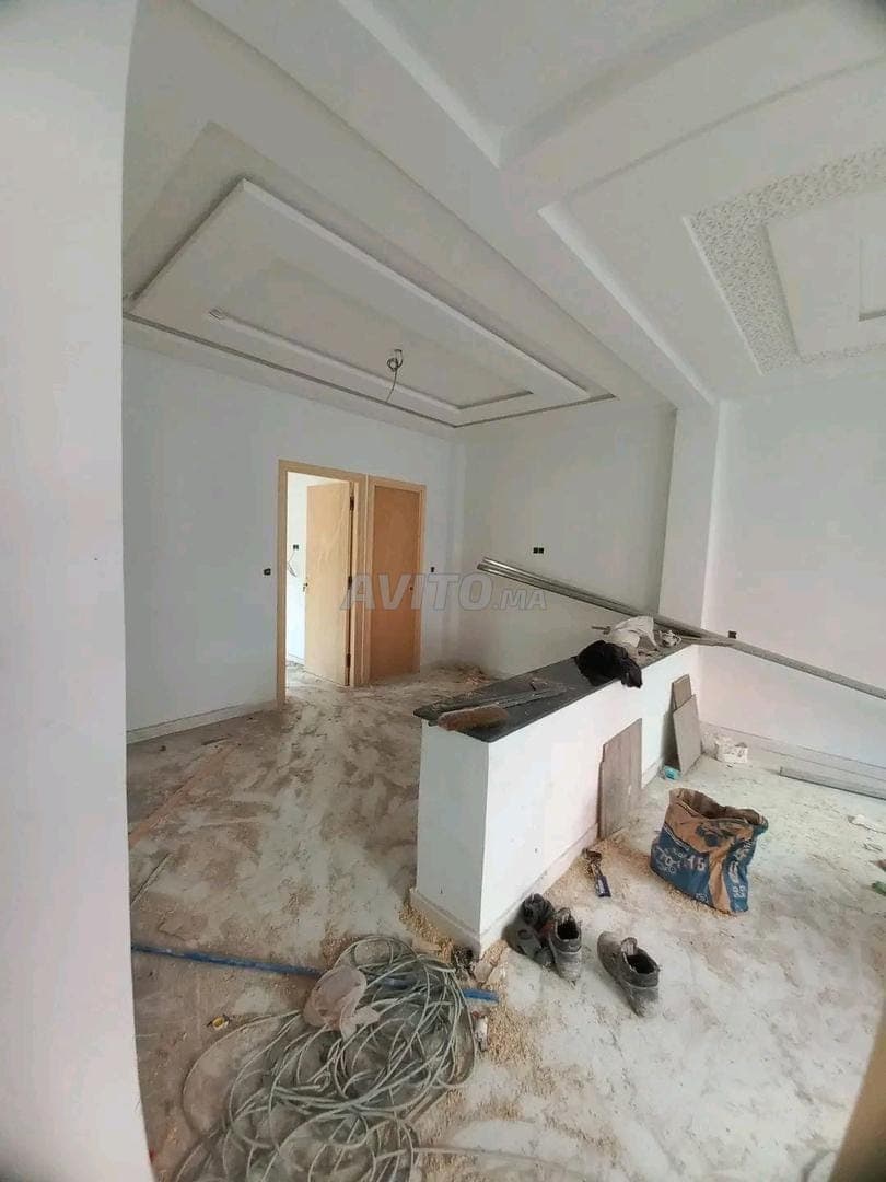 منزل في الطابق الأرضي للبيع مع 3 غرف نوم مشمسة بالقرب من NDJ 2