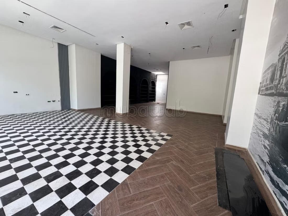 Local commercial Prime 131 M² En Plein Gauthier