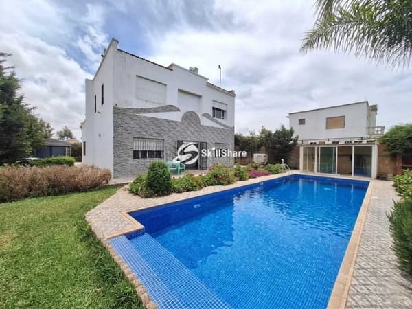 Villa avec piscine sur terrain 1000 m²
