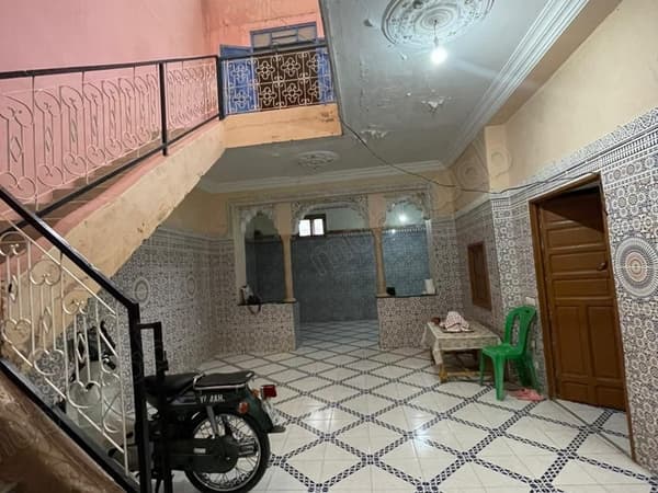 رياد مع تراس – 148 م² – 7 غرف نوم ممكنة – المدينة القديمة، الزاوية