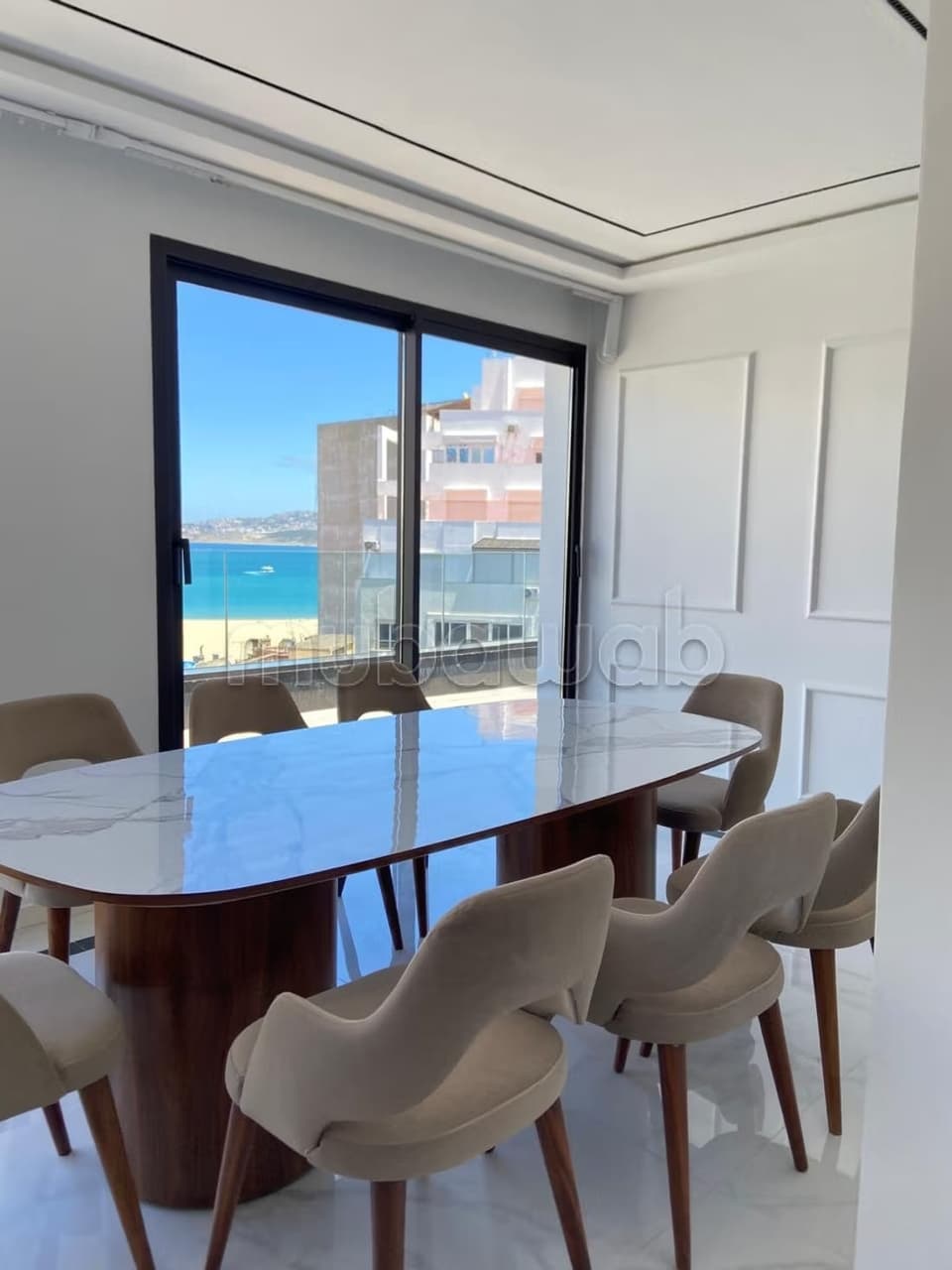 Bell'appartamento spazioso di 200 m² in vendita