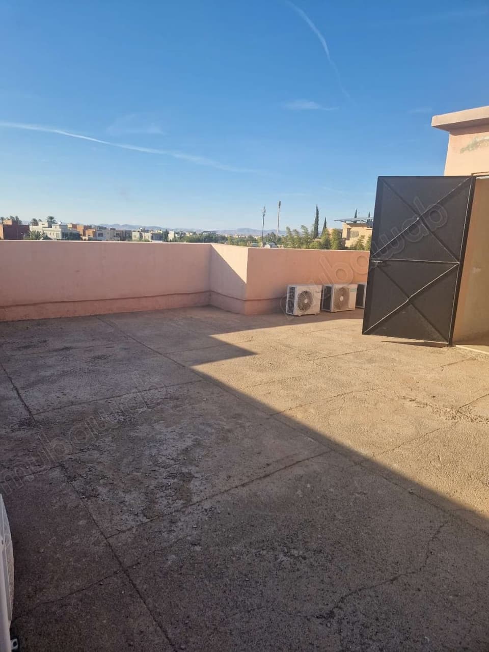 Villa vide à louer avec un jardin