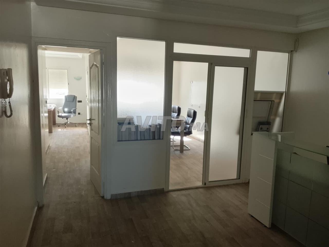 Bureau 100m2 près casavoygeur alyasir