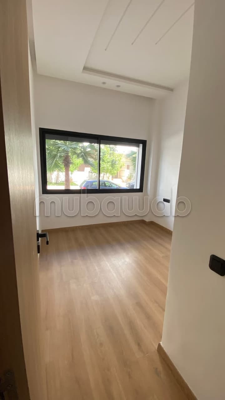 Apparemment neuf à vendre usage commercial