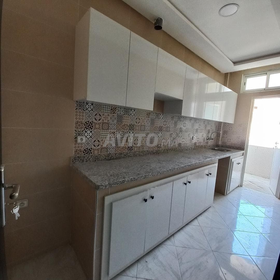 Appartement avec balcon pour fonctionnaires et employés du privé, couples mariés