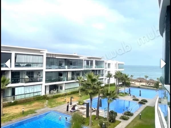 Très joli appartement vue piscine