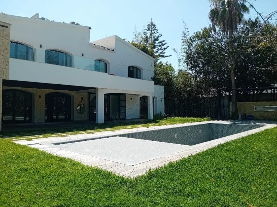 Villa à louer à AIN DIAB
