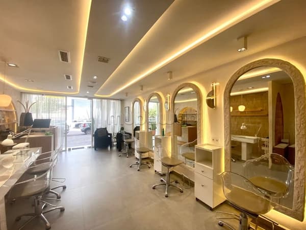 Aesthetic hair salon 114m oasis