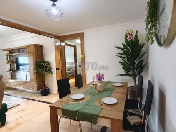 Très beau studio meublé
