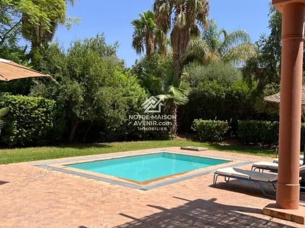 Une Villa meublé à louer avec piscine
