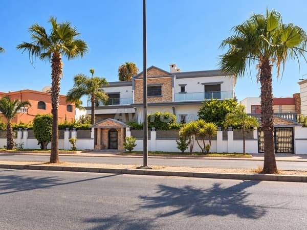 Ruime villa te huur – LAYMOUN Wijk