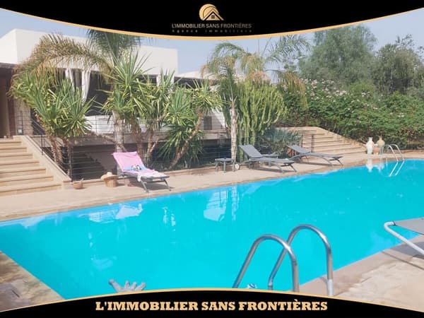 Villa moderna amueblada con VNA en venta: Route de Fès km 17, 5 000 m², Marrakech