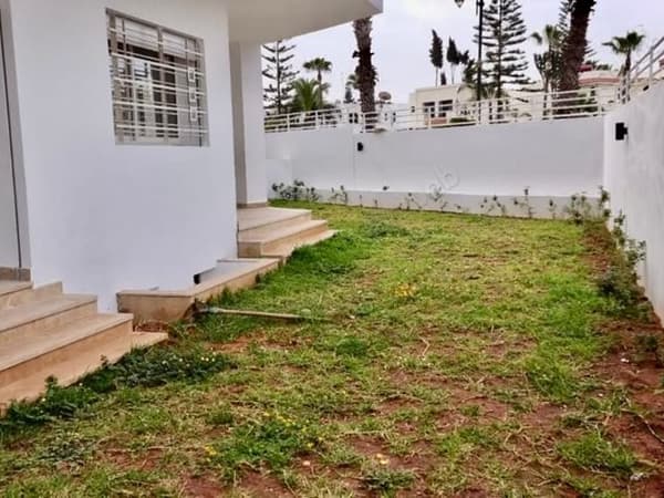 Très bel appartement en rez de jardin à louer
