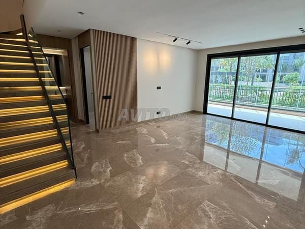 À LOUER – Duplex 130 m² – L’Orangeraie