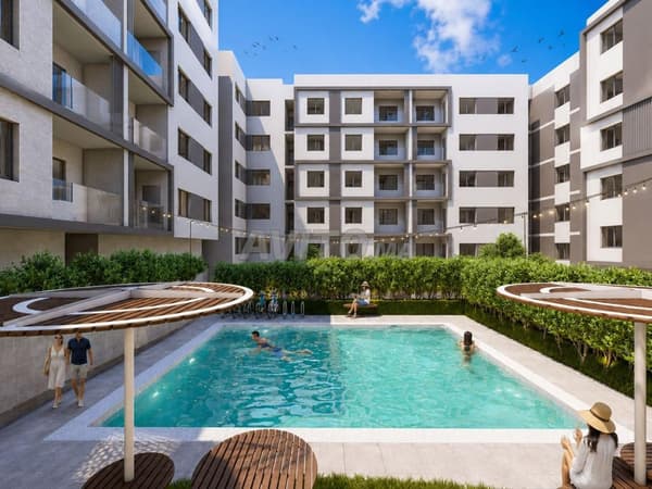 Appartement 82 m² avec balcon, garage, piscine et ascenseur à Tanja Balia