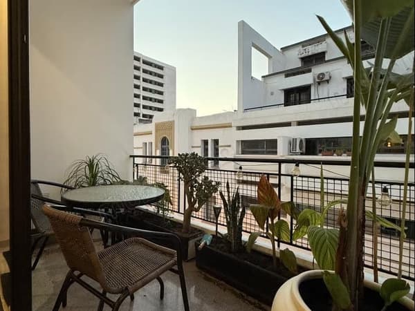 Appartement à louer à Médina. 3 pièces. Meublé
