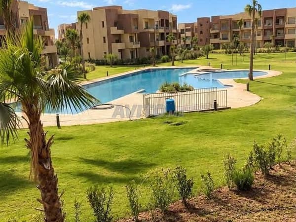 🏡 شقة مفروشة جديدة T4 بحديقة خاصة Prestigia ⛳