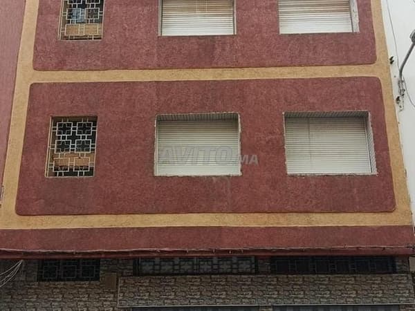 Belle maison, emplacement idéal avec magasin