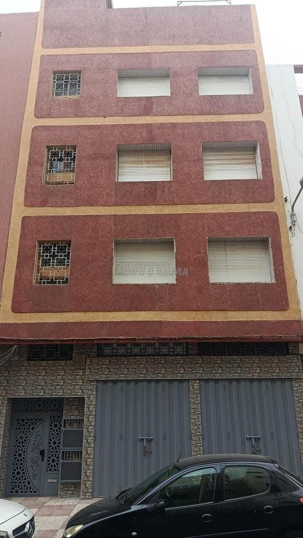 Belle maison, emplacement idéal avec magasin