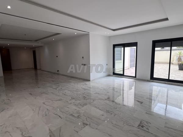 3-bedroom upscale apartment for sale in l'Oasis