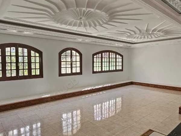 Villa à Vendre de 407.0 m² à Casablanca, Oulfa