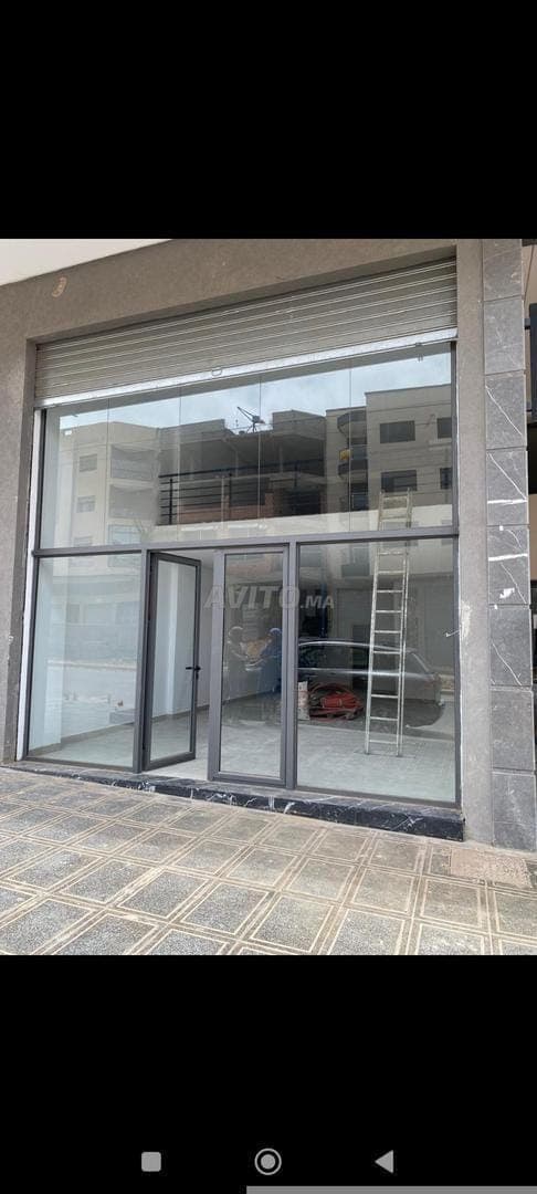 Commercieel pand te koop aan de straat in Bouskoura