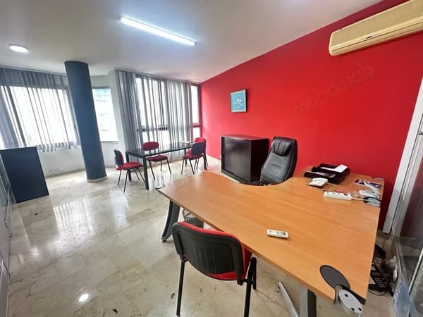 Office rental in Benjdia near 17etage. Total area 90 m²