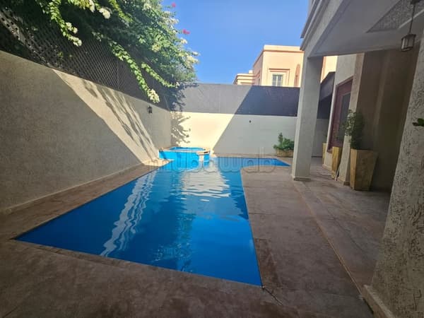 Villa zum Verkauf, 390m², im Viertel Targa