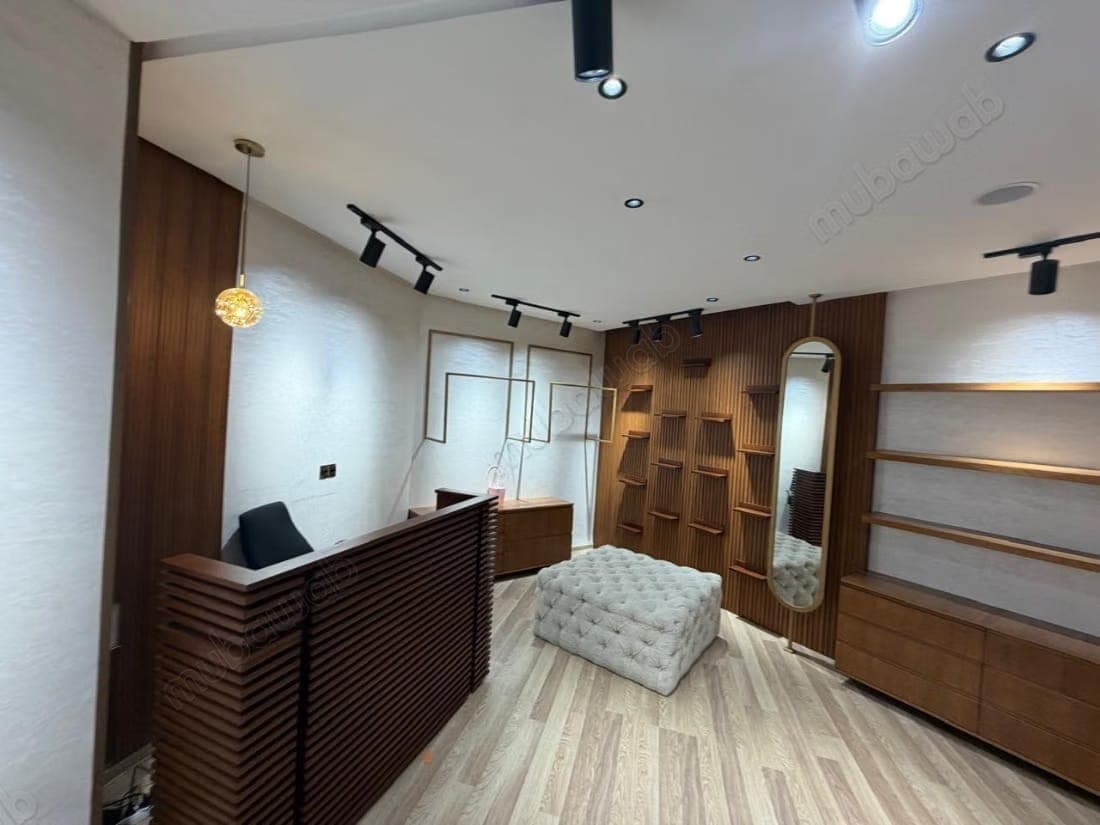 Local commercial équipé – Location gérance – 14 m²
