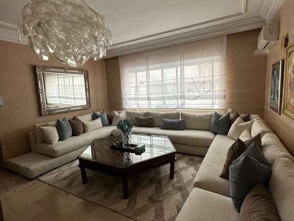 Apartment for rent in Racine. 90 m² surface. Fully furnished