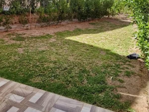 شقة للكراء في أكدال. 4 غرف واسعة. تكييف وحمام سباحة