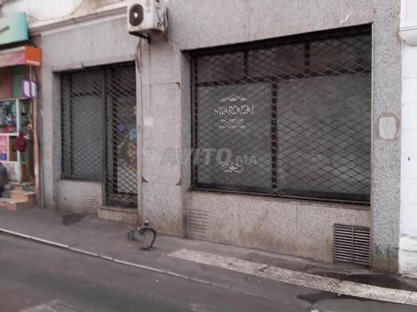 متجر 64 م² بمرس السلطان للبيع