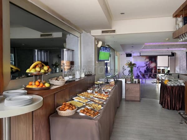 À VENDRE HÔTEL 3 ÉTOILES EN CENTRE-VILLE