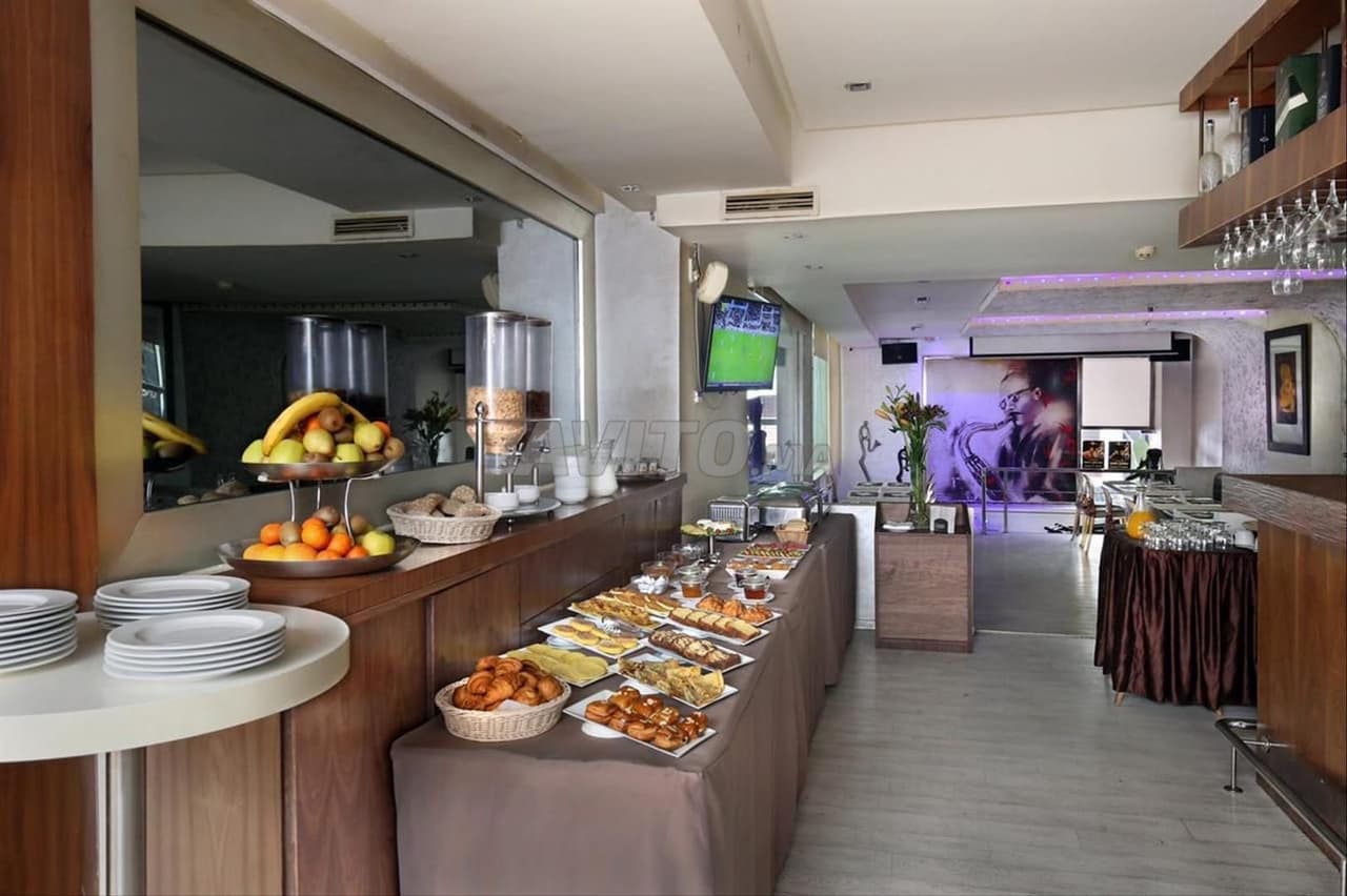 À VENDRE HÔTEL 3 ÉTOILES EN CENTRE-VILLE