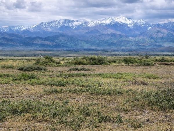 Beau terrain à la vente à Route Amizmiz. Surface de 1400 m²