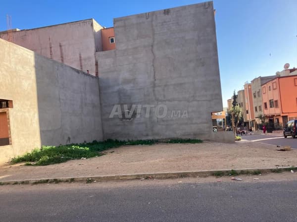 Terrain à vendre plein sud et deux façades